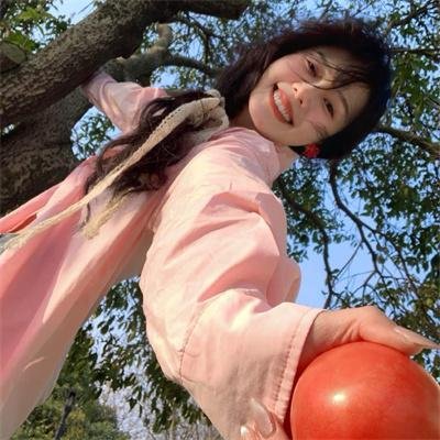 不再托腮遐思